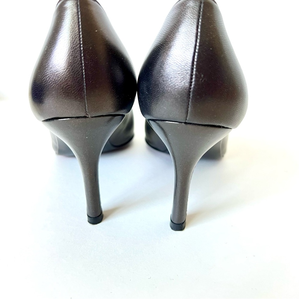 Stuart Weitzman Brown Pearlized Pointed Toe Pumps… - image 5